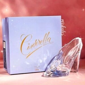 Cinderella Glass Slipper Brush Storage